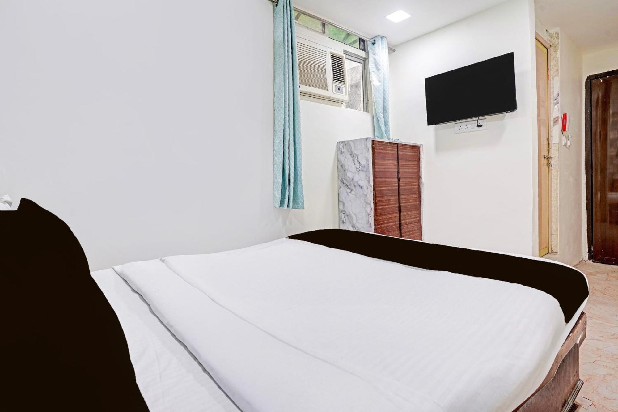 Super Hotel O Navrangpura Cg Road Formerly Hotel Yugraj 아흐메다바드 외부 사진