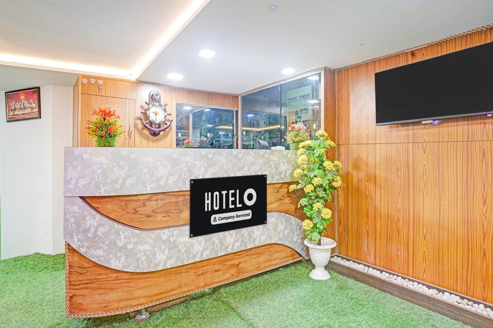 Super Hotel O Navrangpura Cg Road Formerly Hotel Yugraj 아흐메다바드 외부 사진